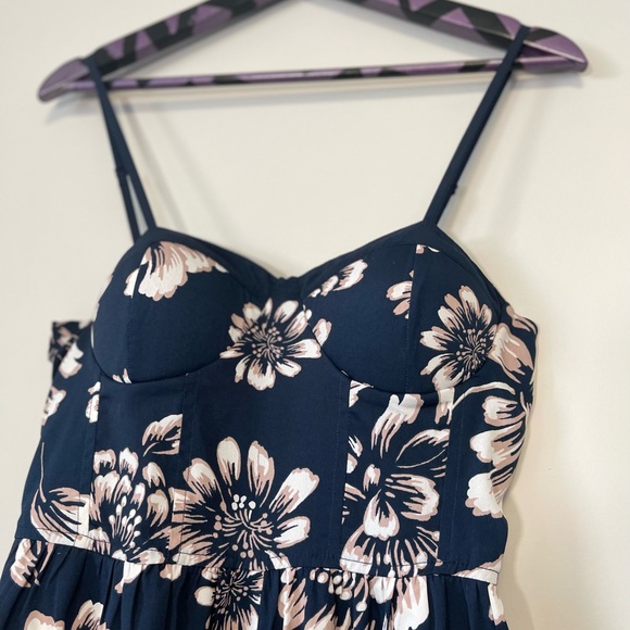 Band Of Gypsies Navy Floral Sweetheart Sleeveless Jumpsuit Medium - Picture 4 of 8